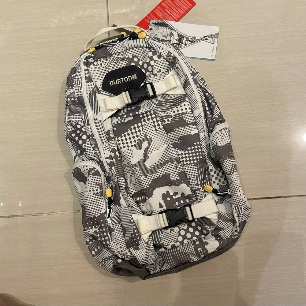 NWT Burton Day Hiker 20L Backpack